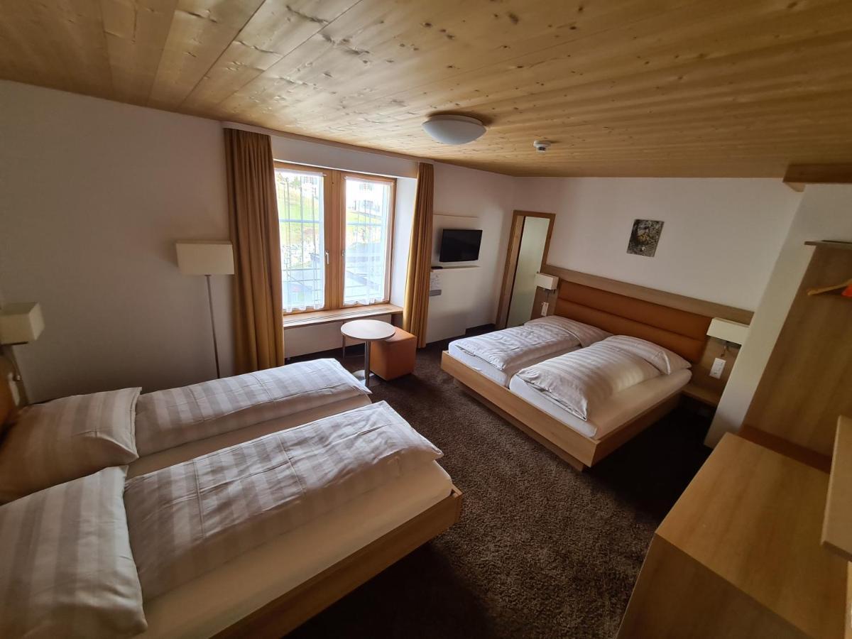 Hotel Staetzerhorn Parpan Buitenkant foto